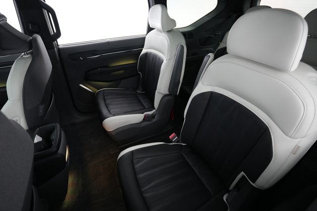 2024 Kia EV9 — photo 19 of 23