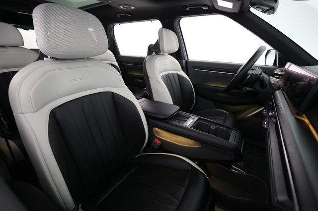 2024 Kia EV9 — photo 18 of 23