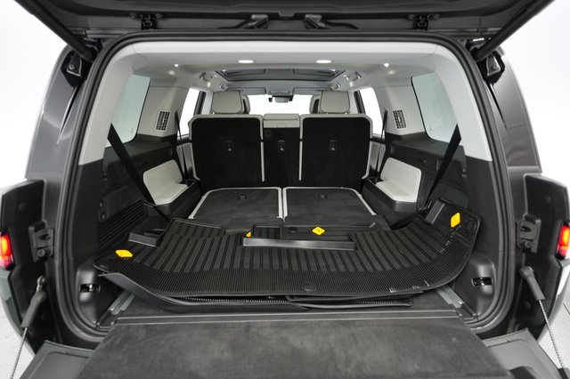 2025 Rivian R1S — photo 6 of 24