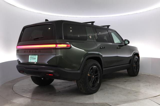 2025 Rivian R1S — photo 2 of 24
