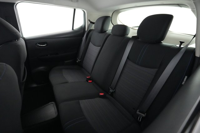 2020 Nissan LEAF — photo 19 of 23