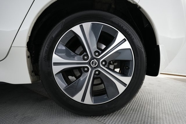 2020 Nissan LEAF — photo 16 of 23