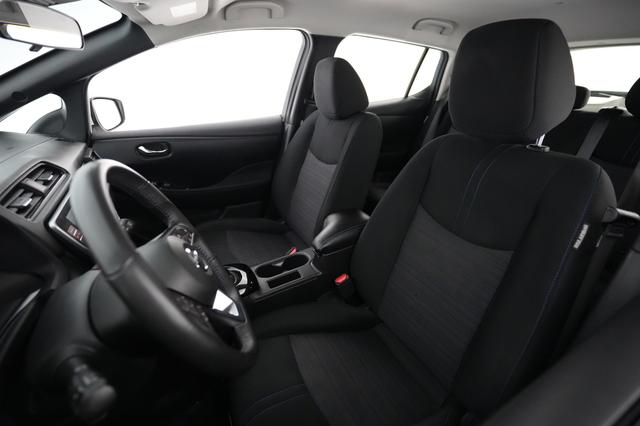2020 Nissan LEAF — photo 3 of 23