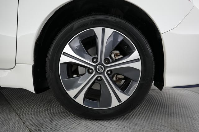 2020 Nissan LEAF — photo 7 of 23
