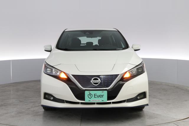 2020 Nissan LEAF — photo 9 of 23