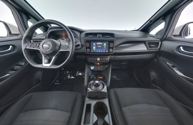 2020 Nissan LEAF — photo 21 of 23