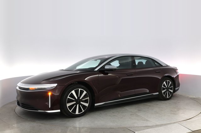 2022 Lucid Air — photo 14 of 21