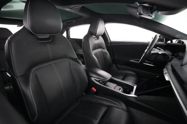 2022 Lucid Air — photo 18 of 21
