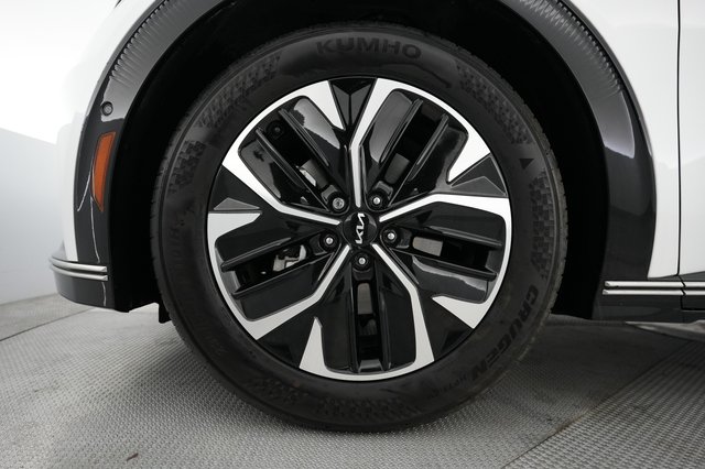 2023 Kia EV6 — photo 15 of 21