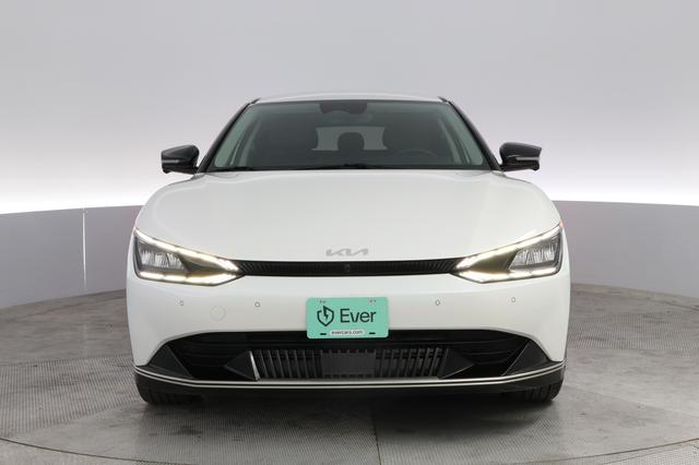 2023 Kia EV6 — photo 9 of 21