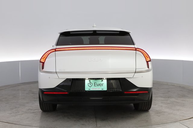2023 Kia EV6 — photo 12 of 21
