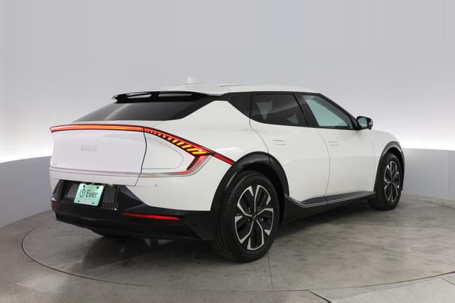 2023 Kia EV6 — photo 2 of 21