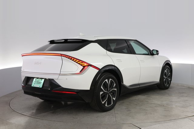 2023 Kia EV6 — photo 2 of 21