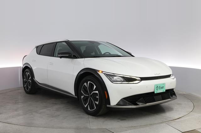2023 Kia EV6 — photo 10 of 21