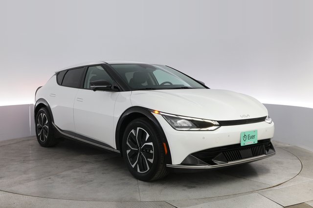 2023 Kia EV6 — photo 10 of 21