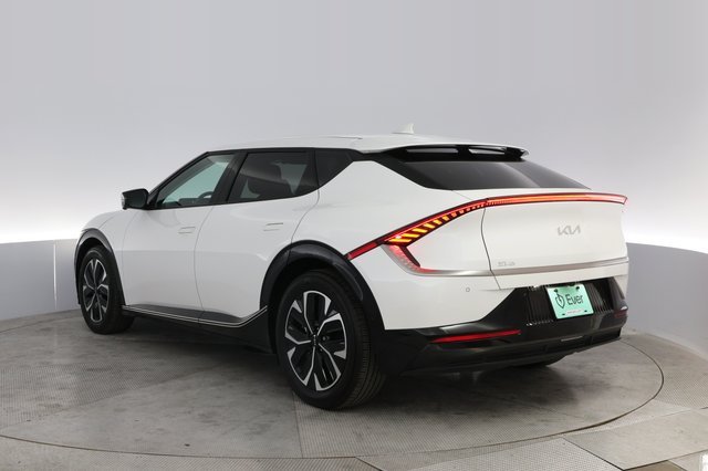 2023 Kia EV6 — photo 13 of 21