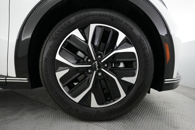 2023 Kia EV6 — photo 7 of 21