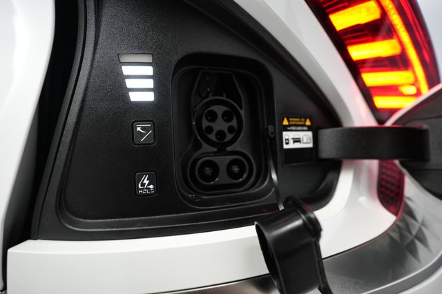 2023 Kia EV6 — photo 8 of 21