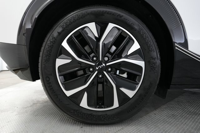 2023 Kia EV6 — photo 17 of 21