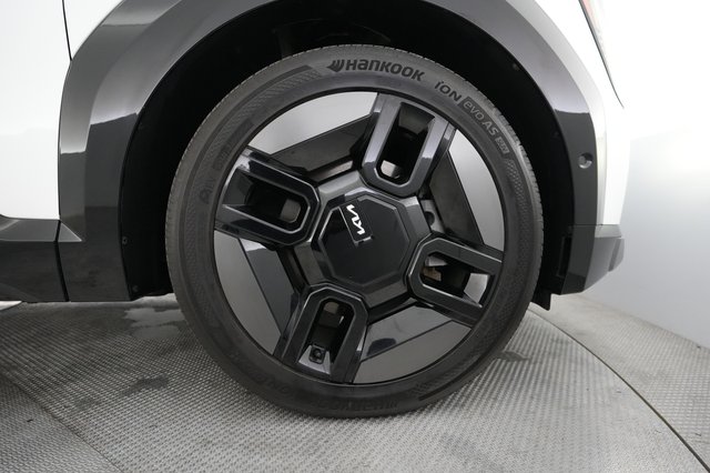 2024 Kia EV9 — photo 17 of 22