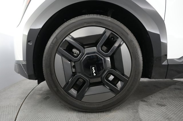 2024 Kia EV9 — photo 16 of 22