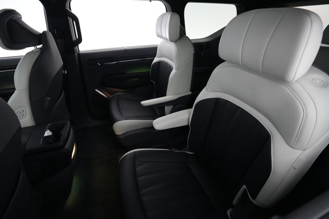 2024 Kia EV9 — photo 18 of 22