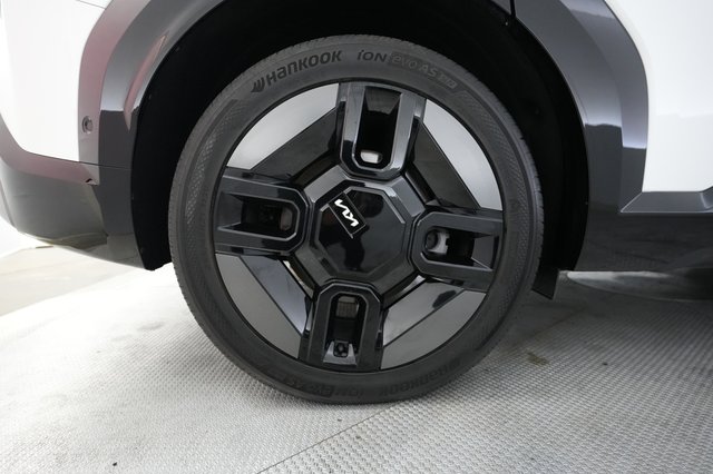 2024 Kia EV9 — photo 7 of 22