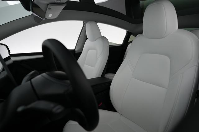 2023 Tesla Model Y — photo 3 of 21