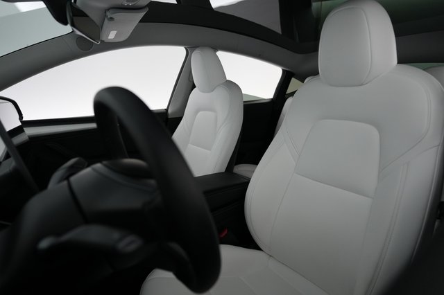 2023 Tesla Model Y — photo 3 of 21