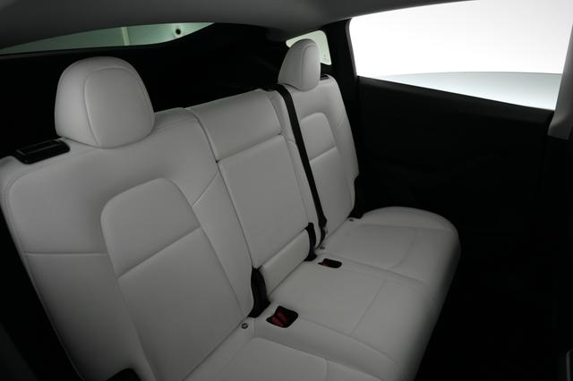 2023 Tesla Model Y — photo 4 of 21