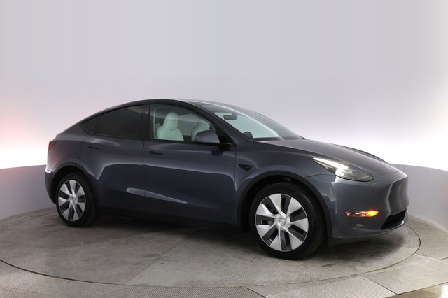 2023 Tesla Model Y — photo 11 of 21