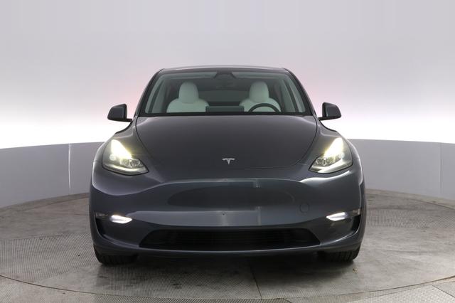 2023 Tesla Model Y — photo 9 of 21