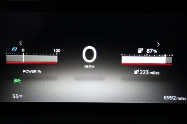 2023 Nissan Ariya — photo 5 of 23