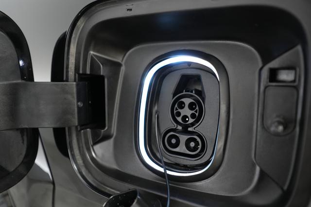 2024 Chevrolet Silverado EV — photo 8 of 18