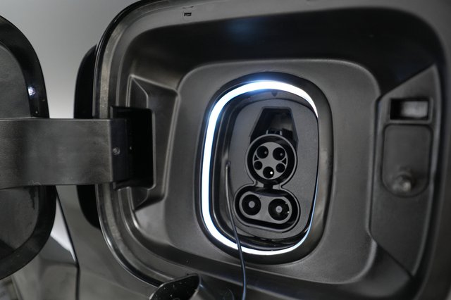 2024 Chevrolet Silverado EV — photo 8 of 18