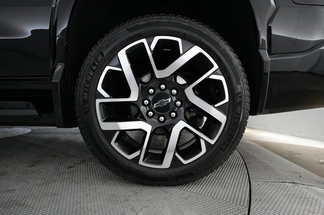 2024 Chevrolet Silverado EV — photo 11 of 18