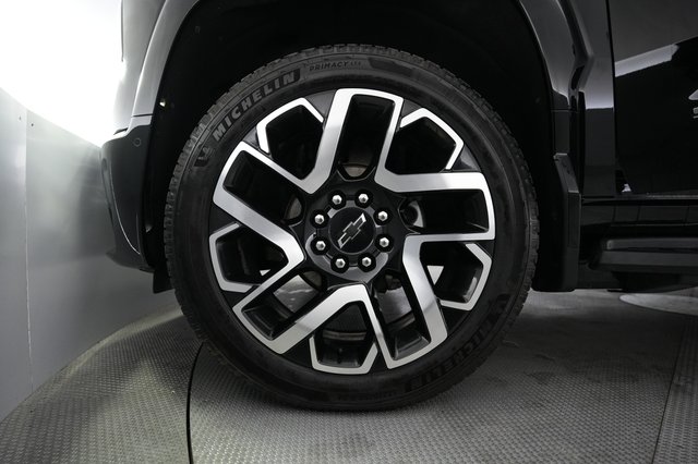 2024 Chevrolet Silverado EV — photo 7 of 18