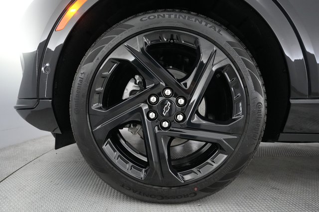 2024 Chevrolet Equinox EV — photo 17 of 21