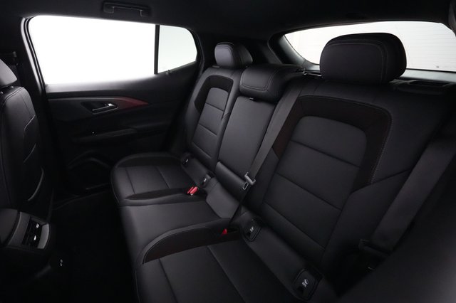 2024 Chevrolet Equinox EV — photo 18 of 21