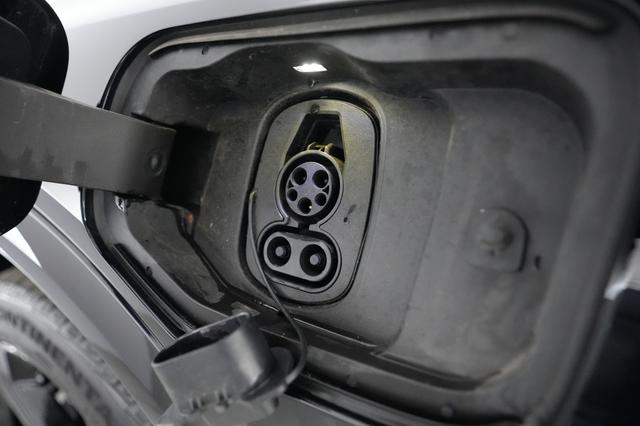2024 Chevrolet Equinox EV — photo 8 of 21