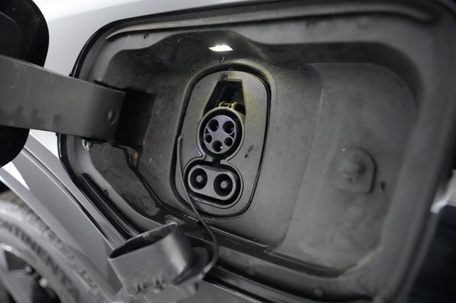 2024 Chevrolet Equinox EV — photo 8 of 21