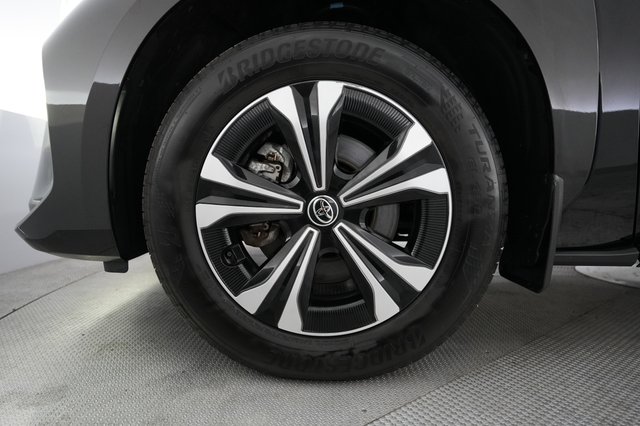 2024 Toyota bZ4X — photo 15 of 23