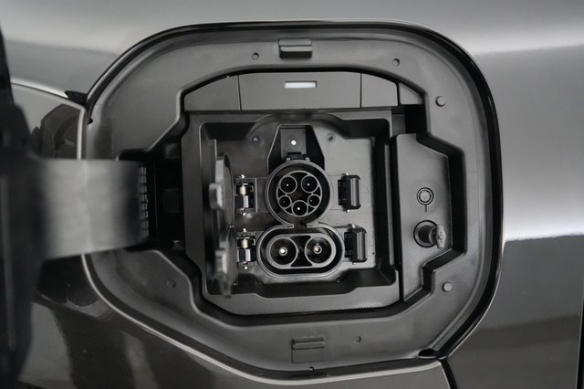 2024 Toyota bZ4X — photo 8 of 23