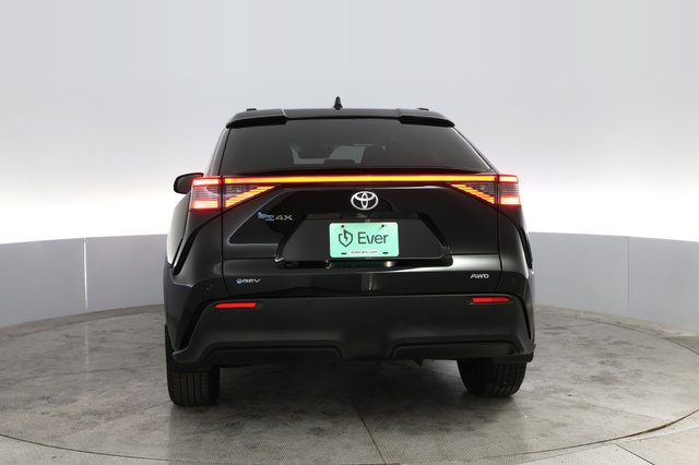 2024 Toyota bZ4X — photo 12 of 23