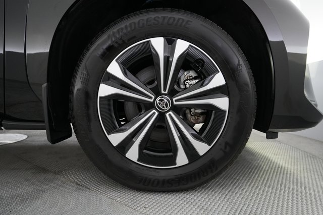 2024 Toyota bZ4X — photo 17 of 23