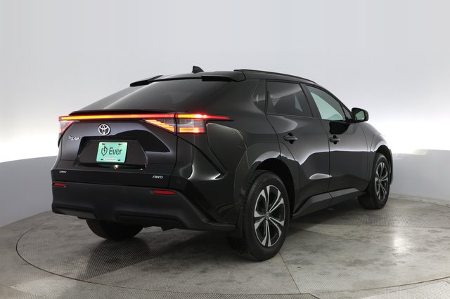 2024 Toyota bZ4X — photo 2 of 23