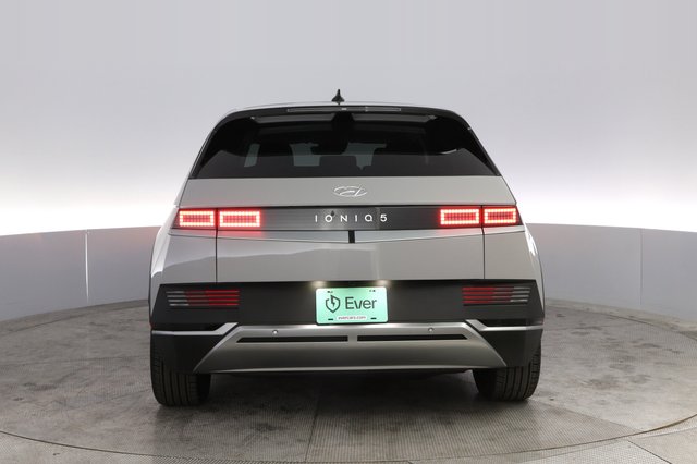 2024 Hyundai IONIQ 5 — photo 12 of 24