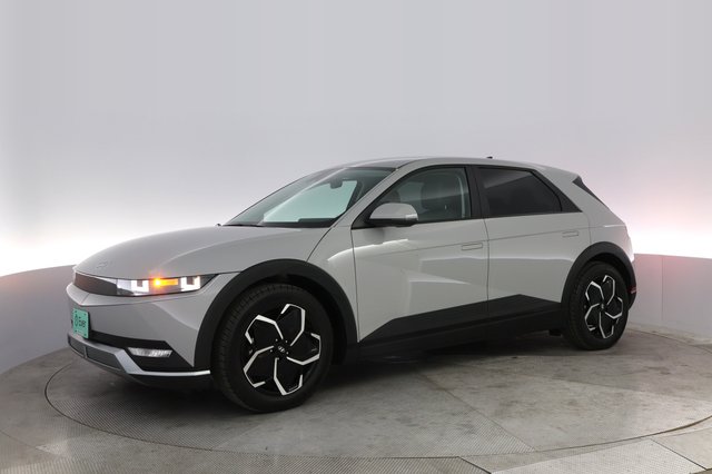 2024 Hyundai IONIQ 5 — photo 14 of 24