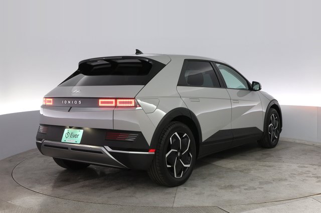 2024 Hyundai IONIQ 5 — photo 2 of 24