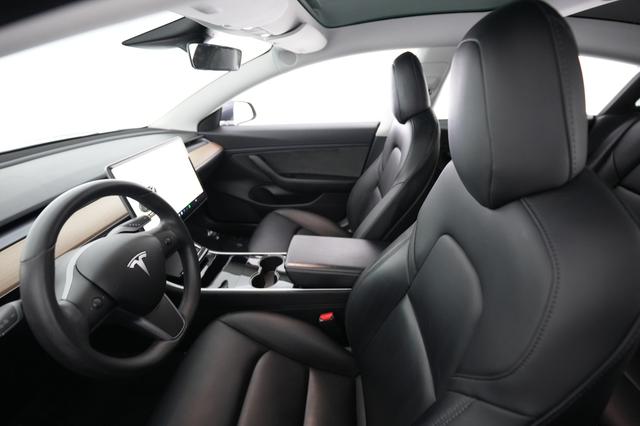 2020 Tesla Model 3 — photo 3 of 24